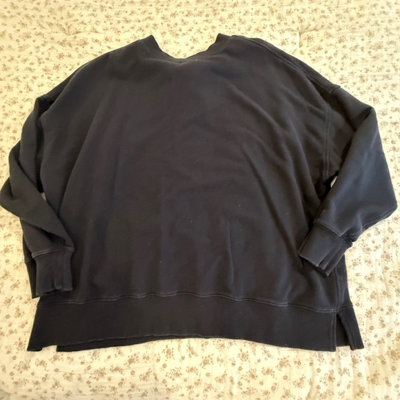 aerie Black Crewneck Sweatshirt - Picture 4 of 4